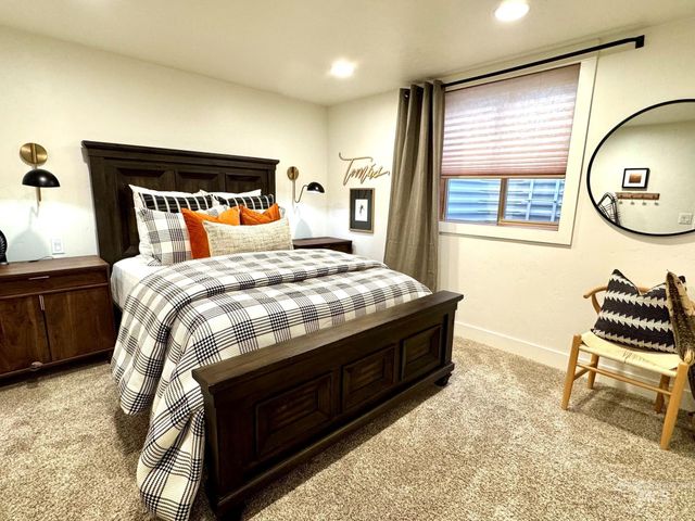 655 E Kingsford, Meridian, ID 83642