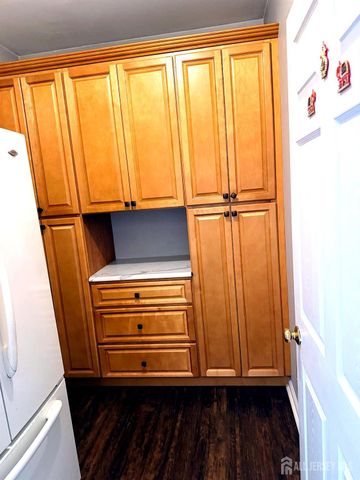 185 Sunshine Drive, Piscataway, NJ 08854