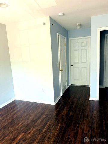 185 Sunshine Drive, Piscataway, NJ 08854