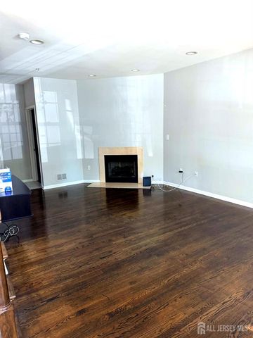185 Sunshine Drive, Piscataway, NJ 08854