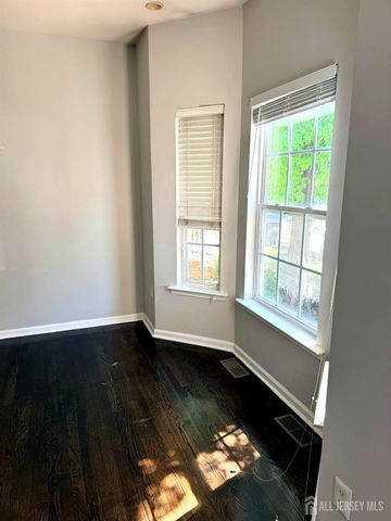 185 Sunshine Drive, Piscataway, NJ 08854