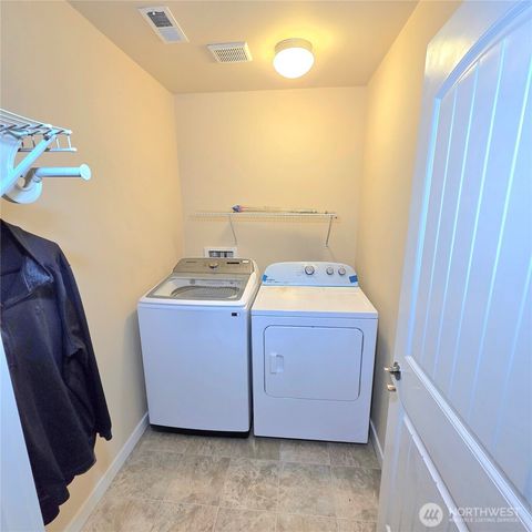 1605 Riddell Avenue NE, Orting, WA 98360