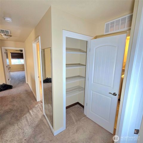 1605 Riddell Avenue NE, Orting, WA 98360