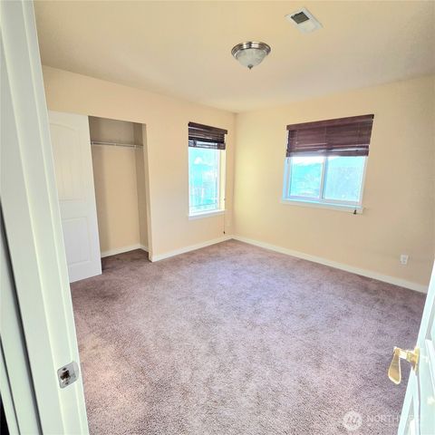 1605 Riddell Avenue NE, Orting, WA 98360