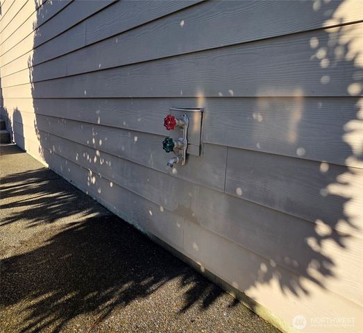 1605 Riddell Avenue NE, Orting, WA 98360