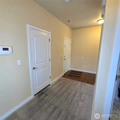 1605 Riddell Avenue NE, Orting, WA 98360