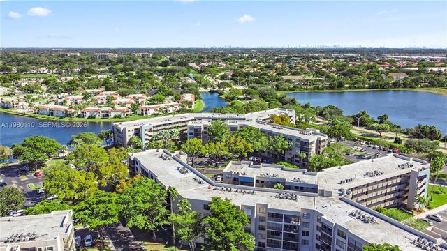 1001 Colony Point Cir 114, Pembroke Pines, FL 33026