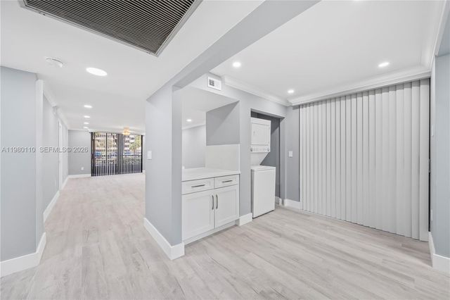 1001 Colony Point Cir 114, Pembroke Pines, FL 33026