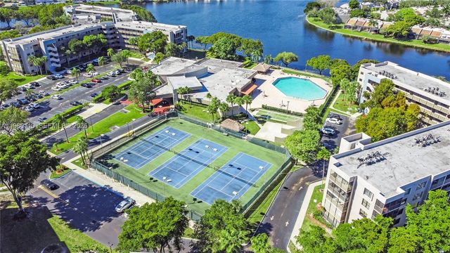 1001 Colony Point Cir 114, Pembroke Pines, FL 33026