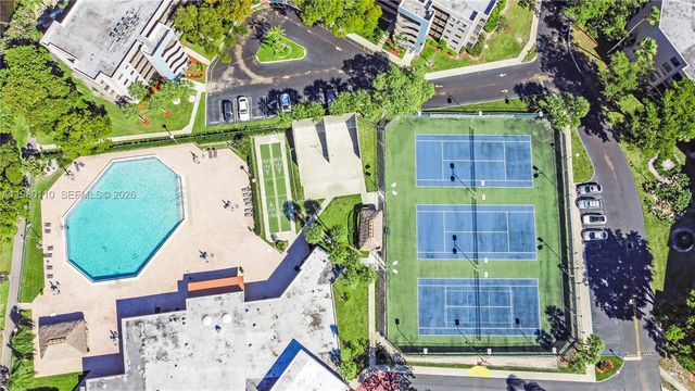 1001 Colony Point Cir 114, Pembroke Pines, FL 33026