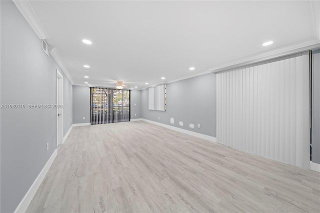 1001 Colony Point Cir 114, Pembroke Pines, FL 33026