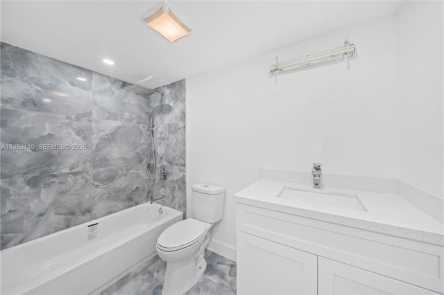 1001 Colony Point Cir 114, Pembroke Pines, FL 33026