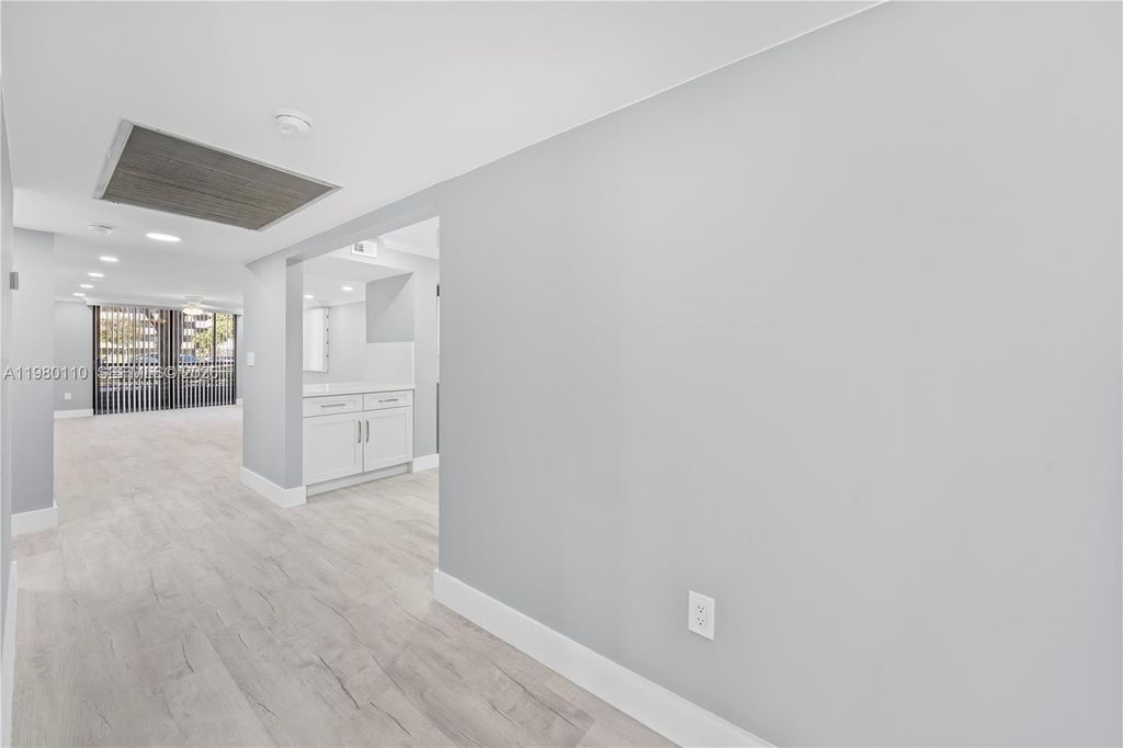 1001 Colony Point Cir 114, Pembroke Pines, FL 33026