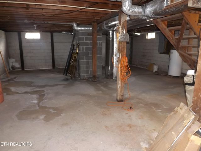 829 Bristol Rd, Harrogate, TN 37752