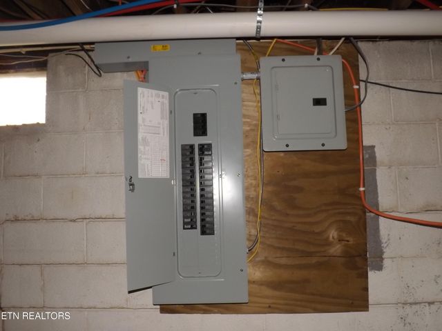 829 Bristol Rd, Harrogate, TN 37752