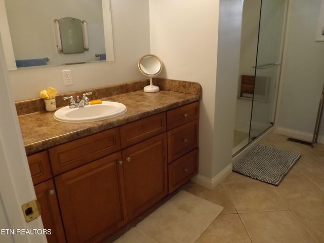 829 Bristol Rd, Harrogate, TN 37752