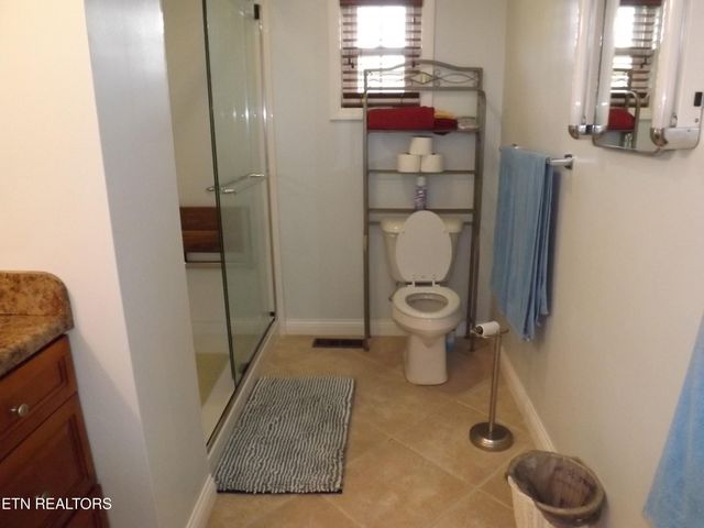 829 Bristol Rd, Harrogate, TN 37752