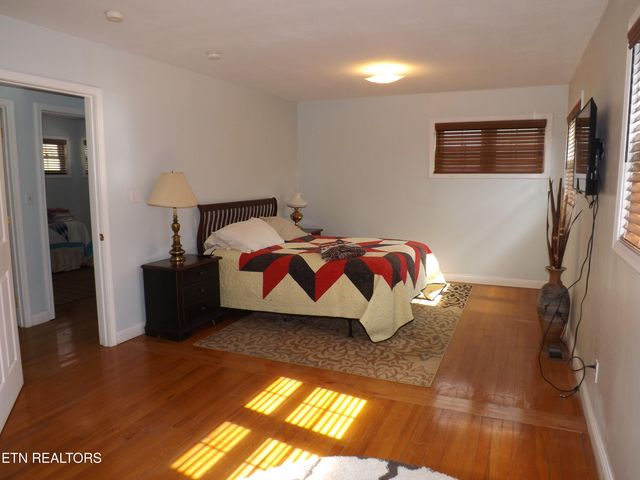 829 Bristol Rd, Harrogate, TN 37752