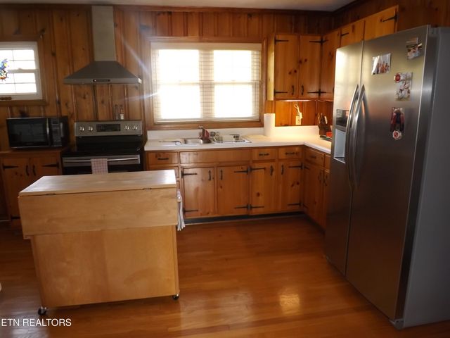 829 Bristol Rd, Harrogate, TN 37752