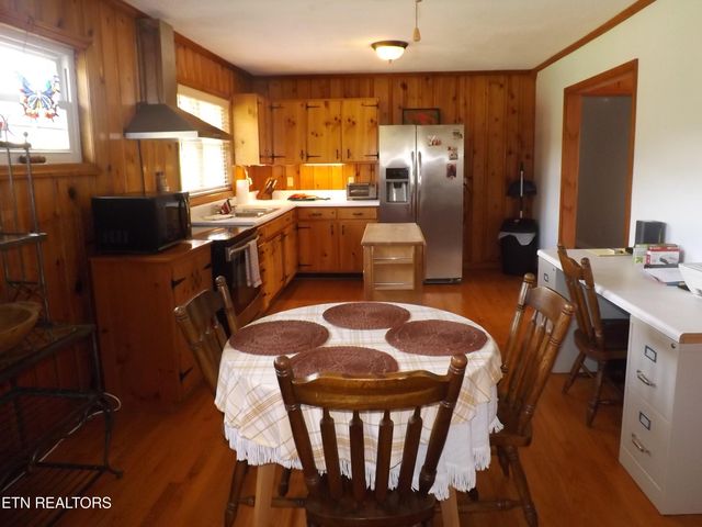 829 Bristol Rd, Harrogate, TN 37752