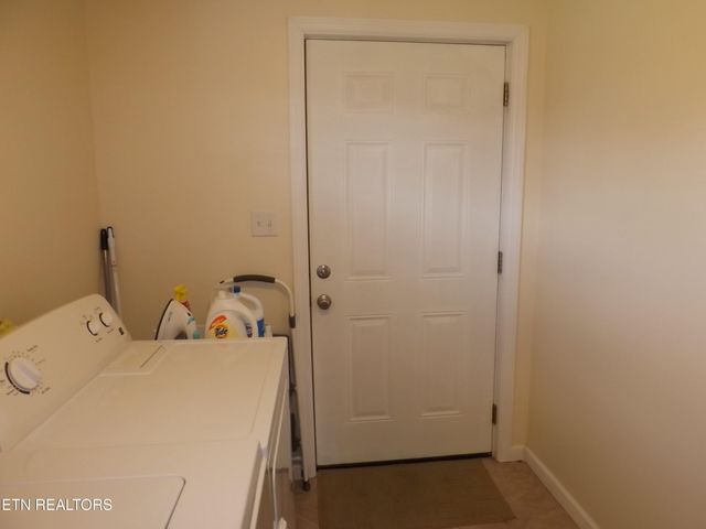 829 Bristol Rd, Harrogate, TN 37752