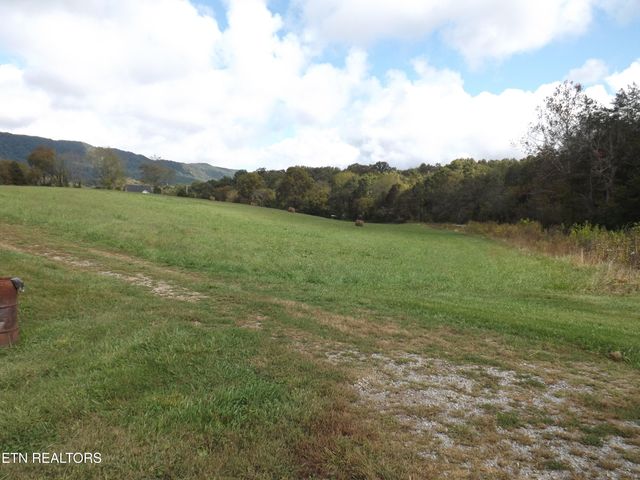 829 Bristol Rd, Harrogate, TN 37752