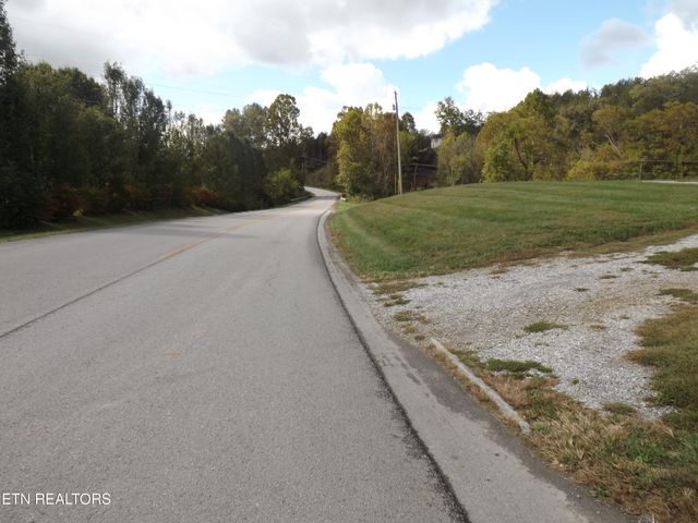 829 Bristol Rd, Harrogate, TN 37752