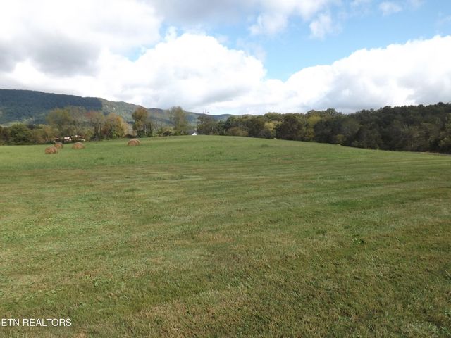 829 Bristol Rd, Harrogate, TN 37752