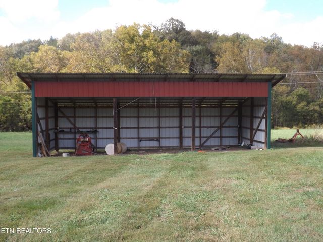 829 Bristol Rd, Harrogate, TN 37752