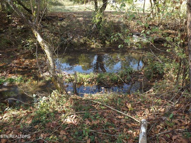 829 Bristol Rd, Harrogate, TN 37752