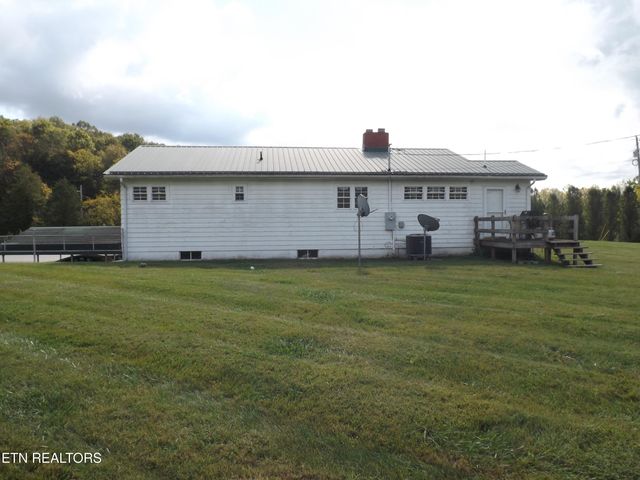 829 Bristol Rd, Harrogate, TN 37752