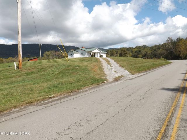 829 Bristol Rd, Harrogate, TN 37752