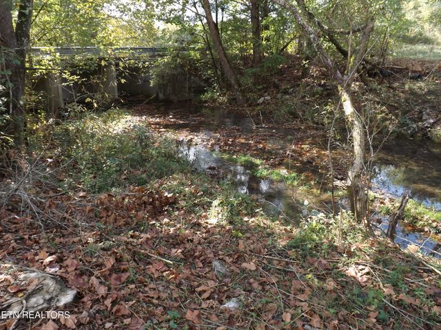 829 Bristol Rd, Harrogate, TN 37752