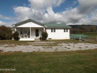 829 Bristol Rd, Harrogate, TN 37752