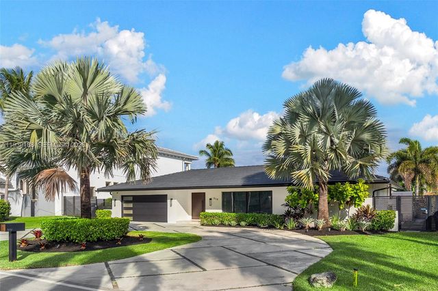 519 Layne Blvd, Hallandale Beach, FL 33009