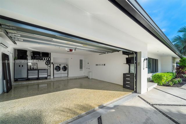 519 Layne Blvd, Hallandale Beach, FL 33009