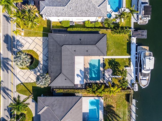 519 Layne Blvd, Hallandale Beach, FL 33009