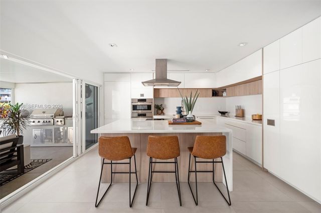 519 Layne Blvd, Hallandale Beach, FL 33009