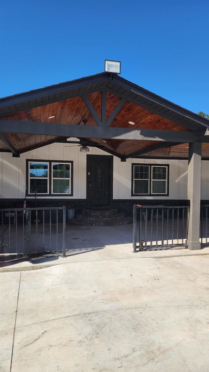 15900 Hidden Valley Trl, Little Rock, AR 72206