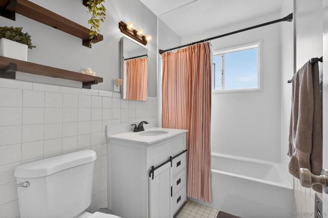 2462 44th, San Diego, CA 92105