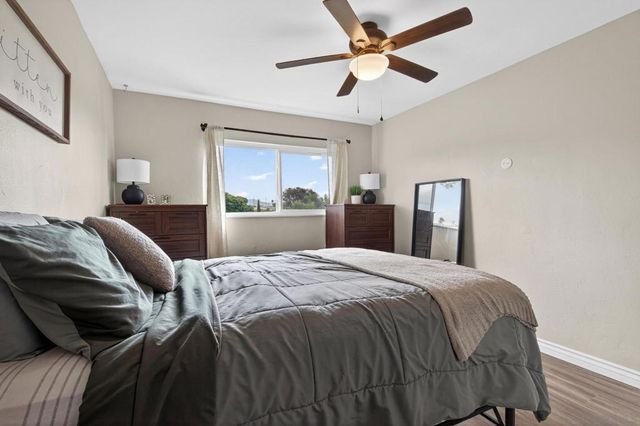 2462 44th, San Diego, CA 92105