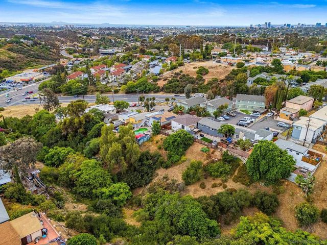 2462 44th, San Diego, CA 92105