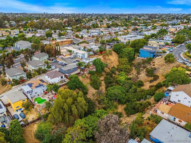 2462 44th, San Diego, CA 92105