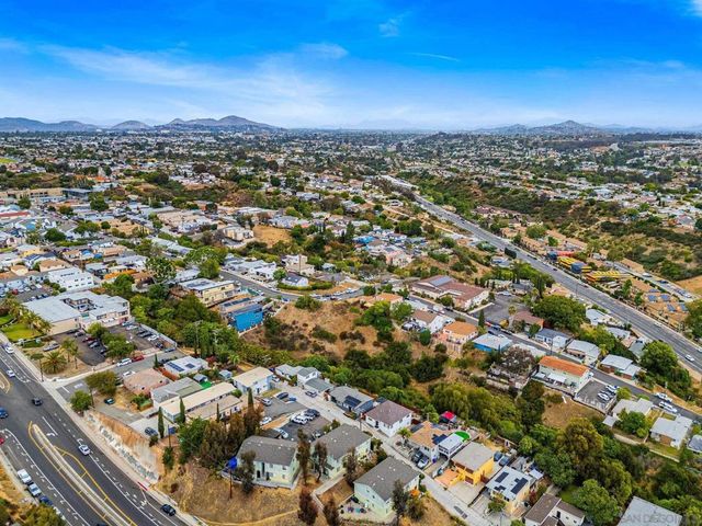 2462 44th, San Diego, CA 92105