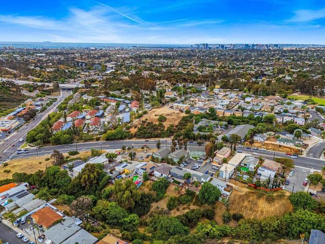 2462 44th, San Diego, CA 92105