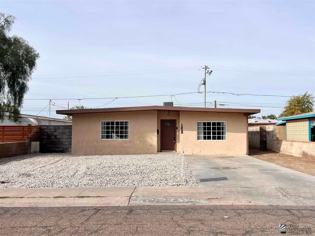 1318 S 10 Ave, Yuma, AZ 85364