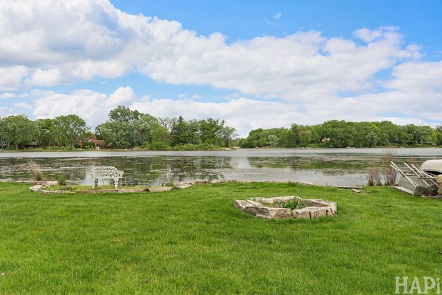 22719 W Silver Lake Avenue, Antioch, IL 60002