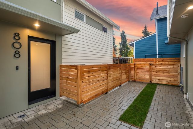 808 34th Avenue, Seattle, WA 98122