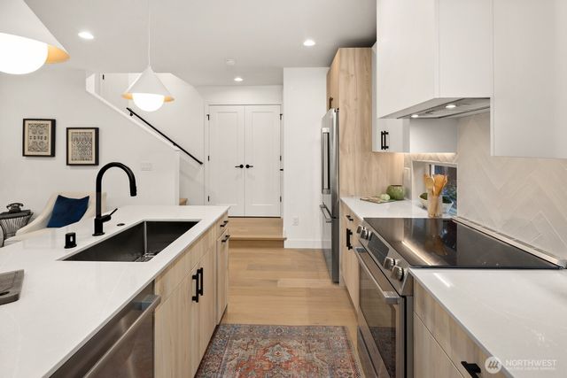 808 34th Avenue, Seattle, WA 98122