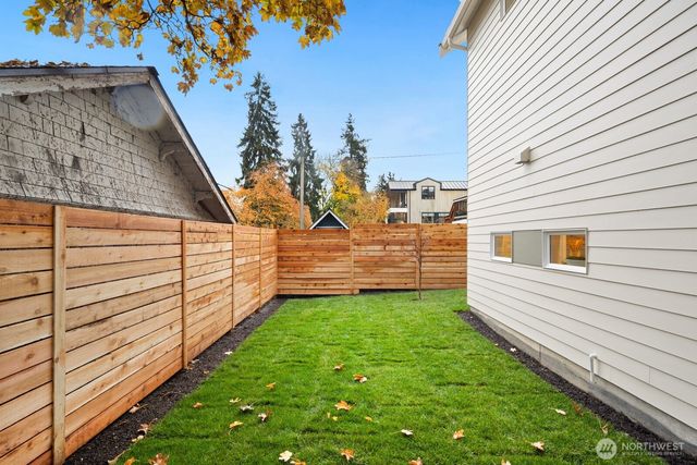 808 34th Avenue, Seattle, WA 98122